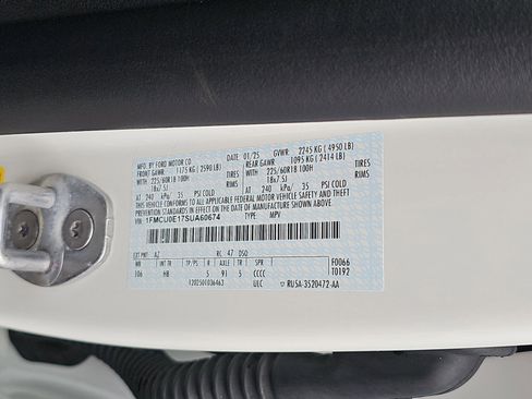 Used 2025 Ford Escape SE image 35