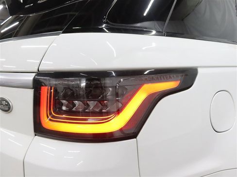 Used 2019 Land Rover Range Rover Sport HSE AWD/4WD image 12