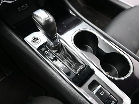 Used 2022 Nissan Altima 2.5 SV w/ SV Premium Package image 18