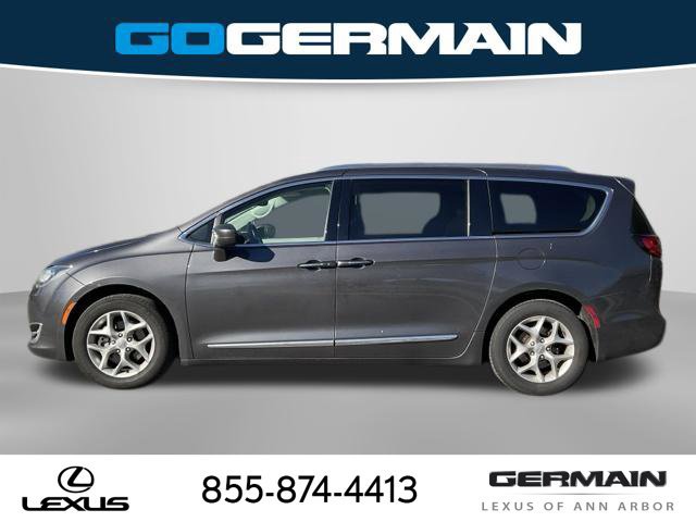 Used 2018 Chrysler Pacifica Touring-L Plus w/ Tire & Wheel Group FWD image 3