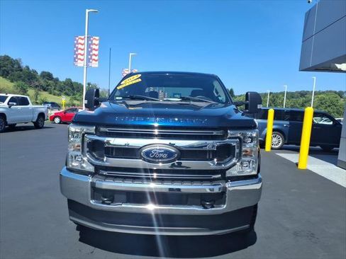 Used 2022 Ford F250 XLT AWD/4WD image 3