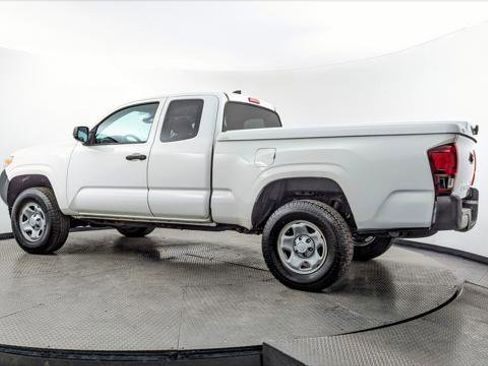 Used 2019 Toyota Tacoma SR image 6