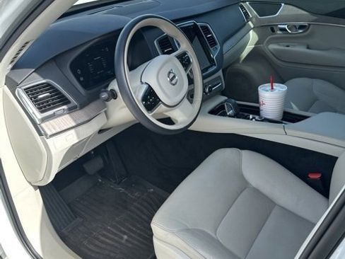 Used 2023 Volvo XC90 B6 Core w/ Climate Package image 7