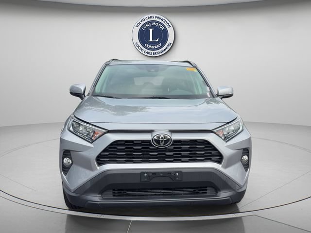 Used 2020 Toyota RAV4 XLE Premium FWD image 2