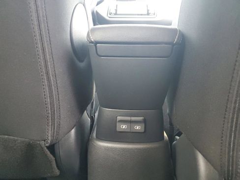 New 2025 Nissan Kicks Play S image 28