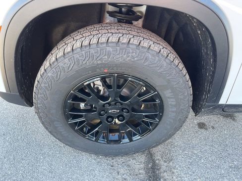 New 2026 Chevrolet Traverse Z71 w/ Enhanced Driving Package image 8