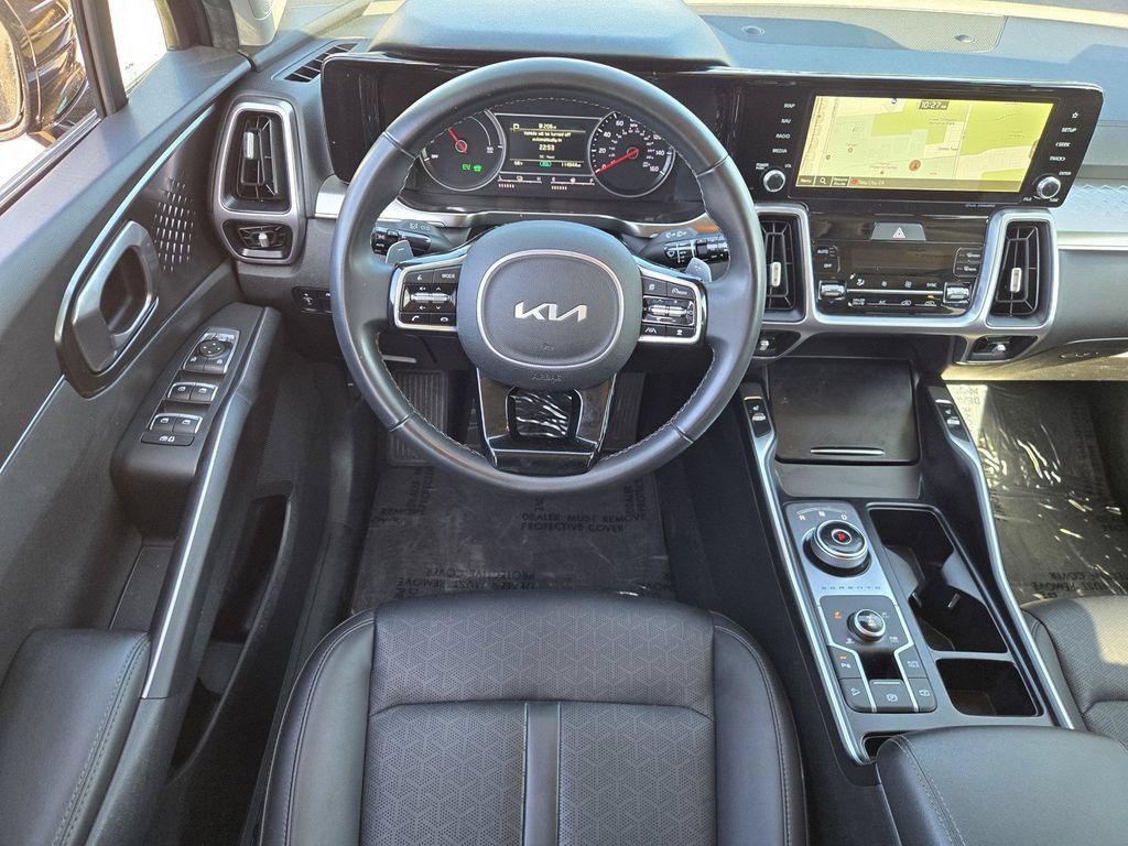 Used 2023 Kia Sorento EX AWD/4WD image 13