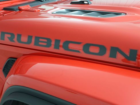 Used 2025 Jeep Wrangler Unlimited Rubicon AWD/4WD image 16