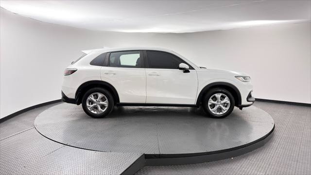 Used 2023 Honda HR-V LX image 9
