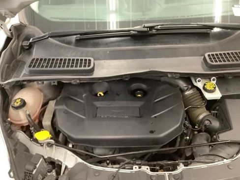 Used 2017 Ford Escape SE w/ Equipment Group 201A FWD image 18