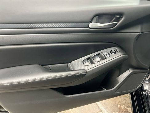 Used 2024 Nissan Altima 2.5 SV image 20
