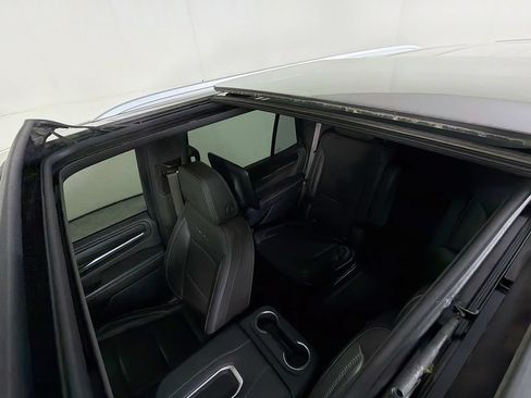Used 2021 GMC Yukon Denali w/ Denali Ultimate Package RWD image 17