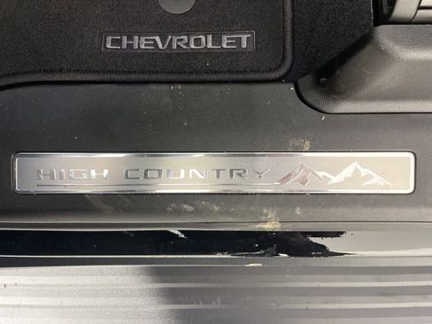 New 2026 Chevrolet Suburban High Country AWD/4WD image 27
