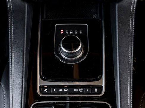 Used 2017 Jaguar F-PACE S AWD/4WD image 19