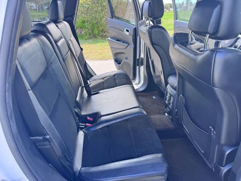 Used 2018 Jeep Grand Cherokee Altitude image 15