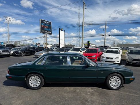 Used 2001 Jaguar XJ8 RWD image 2