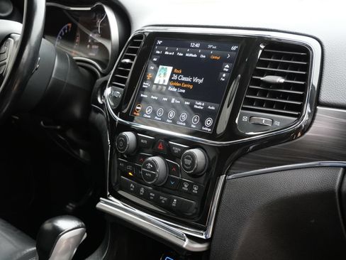 Used 2022 Jeep Grand Cherokee Limited RWD image 20