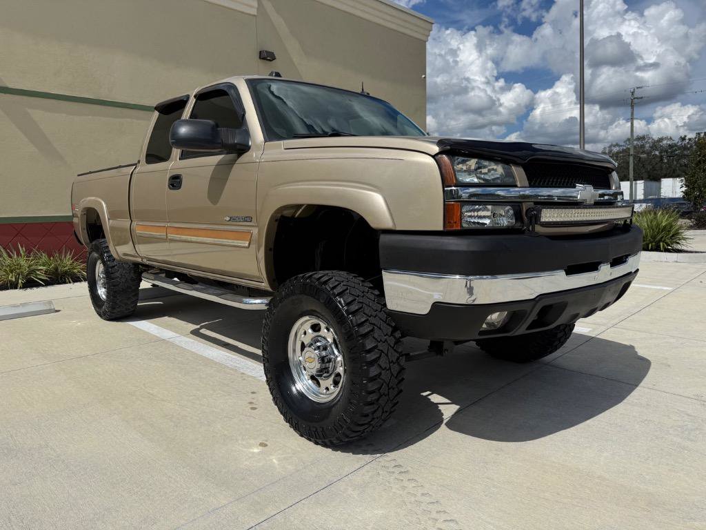 Used 2004 Chevrolet Silverado 2500 LT w/ Skid Plate Package AWD/4WD image 1