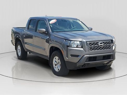 Used 2024 Nissan Frontier SV AWD/4WD image 2