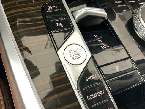 Certified 2024 BMW X7 xDrive40i image 17