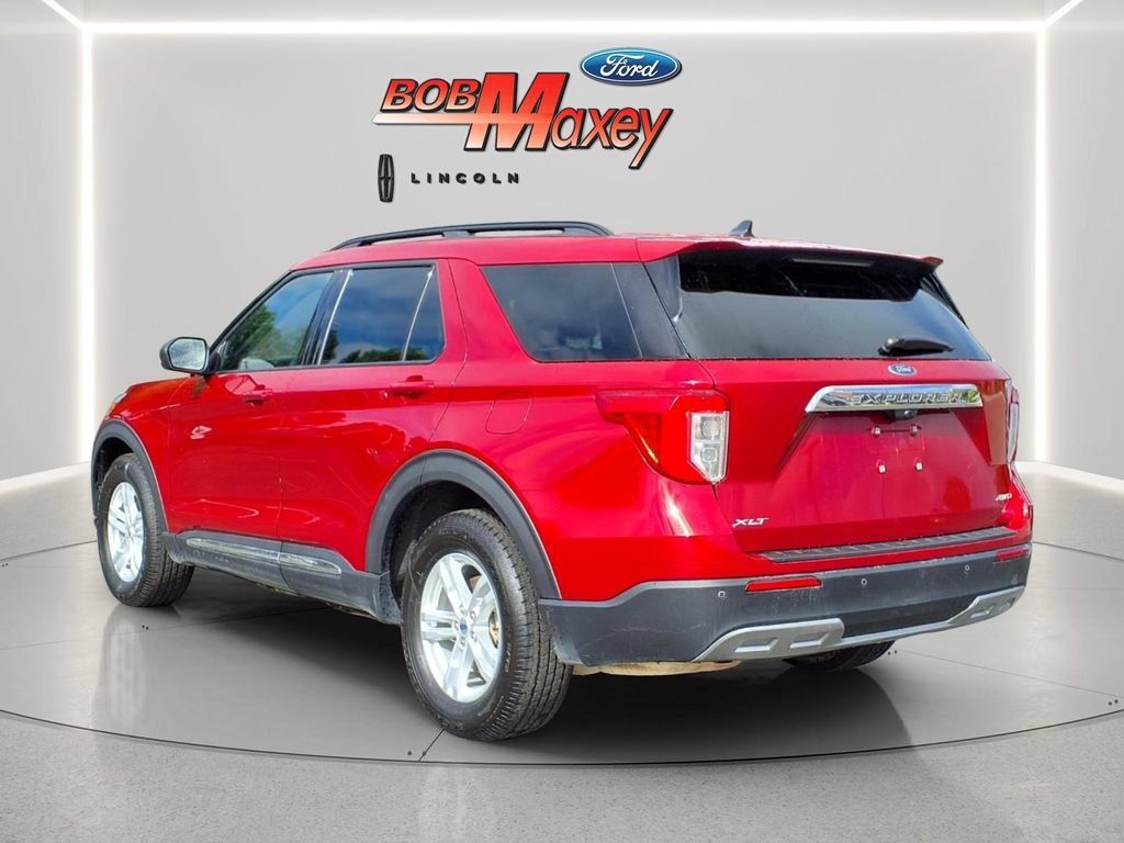 Used 2023 Ford Explorer XLT w/ Equipment Group 202A AWD/4WD image 7
