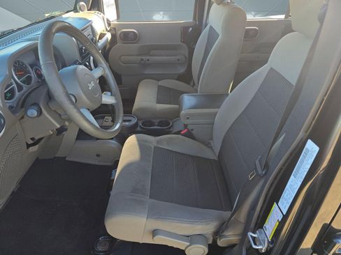 Used 2013 Ford F150 XLT w/ XLT Chrome Pkg image 5