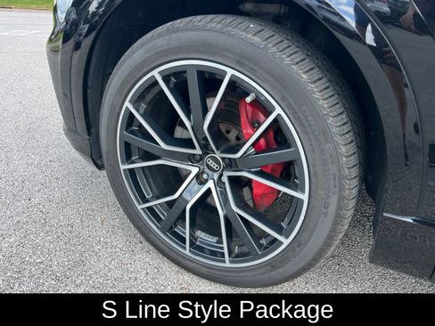 Used 2022 Audi Q8 Prestige w/ Prestige Package AWD/4WD image 10