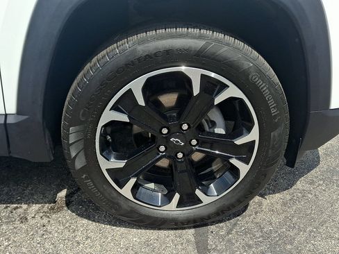 Used 2025 Chevrolet Equinox LT AWD/4WD image 8