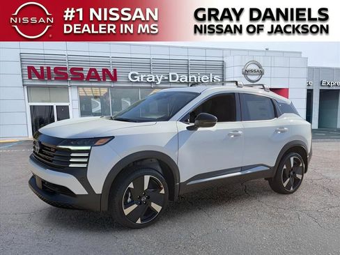 New 2026 Nissan Kicks SR w/ Cold Weather Package FWD image 4