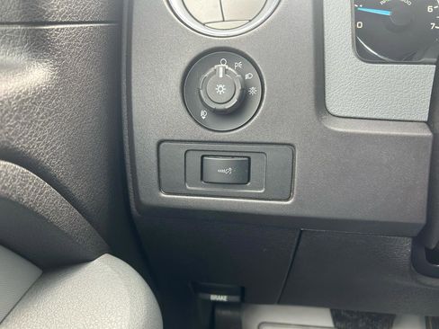 Used 2011 Ford F150 XLT w/ XLT Chrome Pkg image 25