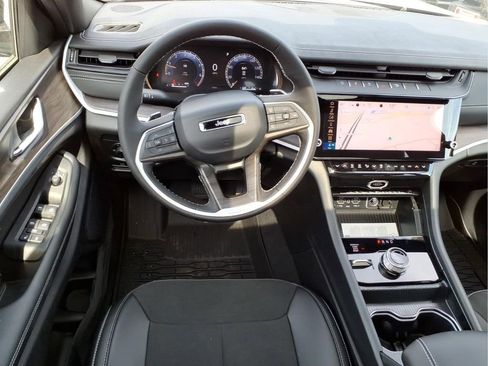 New 2026 Jeep Grand Cherokee L 4WD image 13