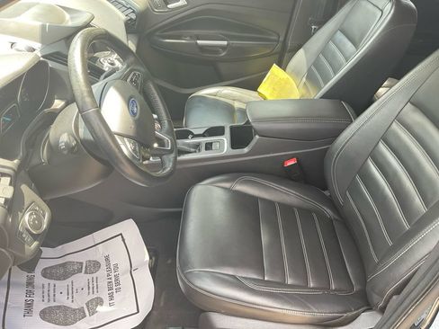 Used 2019 Ford Escape Titanium AWD/4WD image 12