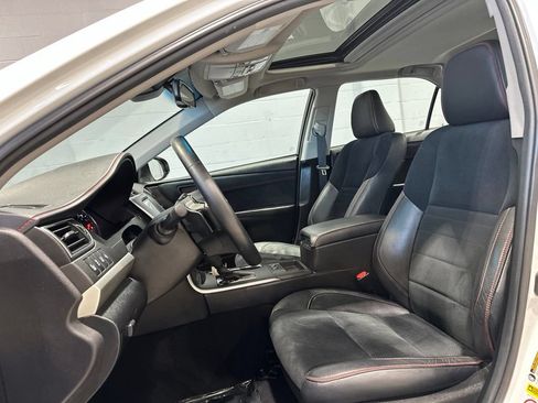Used 2015 Toyota Camry XSE w/ Advanced Technology Package FWD image 13