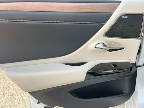 Used 2025 Lexus ES 350 Luxury image 20
