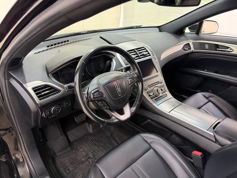 Used 2020 Lincoln MKZ AWD image 19