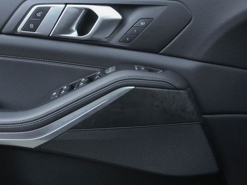 Certified 2022 BMW X5 xDrive40i w/ M Sport Package image 13