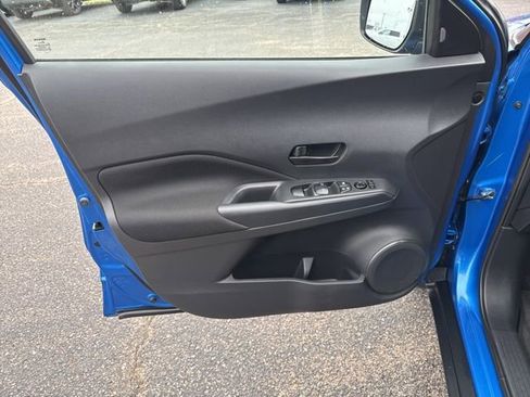 Used 2021 Nissan Kicks S image 10