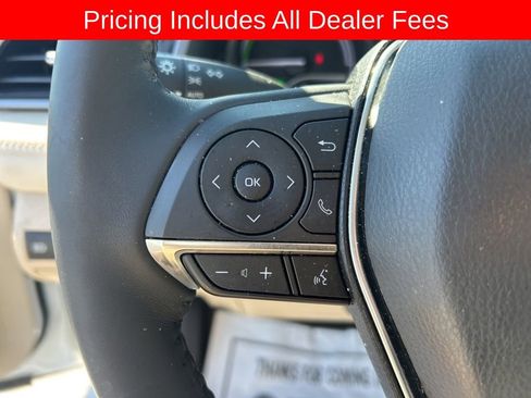 Used 2020 Toyota Camry XLE FWD image 7