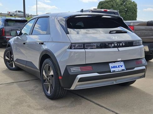 New 2026 Hyundai Ioniq 5 SEL image 3