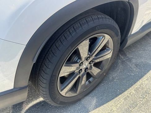 Used 2025 Honda Pilot Sport image 3