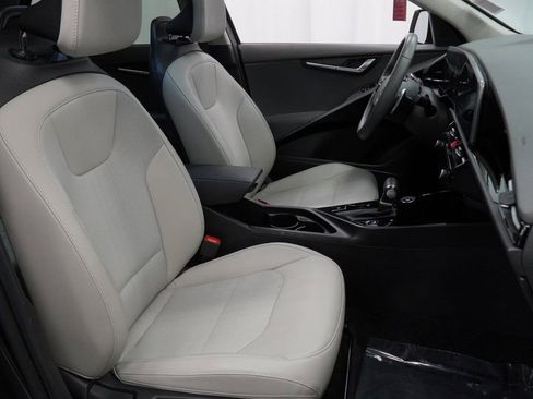 Used 2024 Kia Niro EX Touring image 45