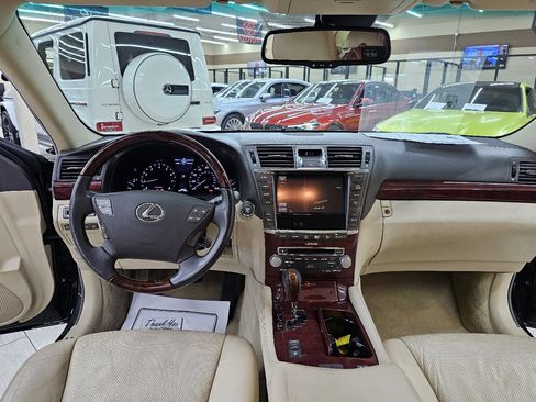 Used 2012 Lexus LS 460 Luxury image 28