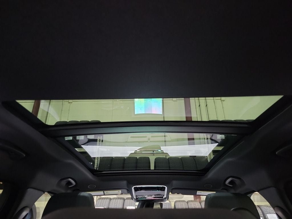 New 2026 Land Rover Range Rover Velar S AWD/4WD image 26