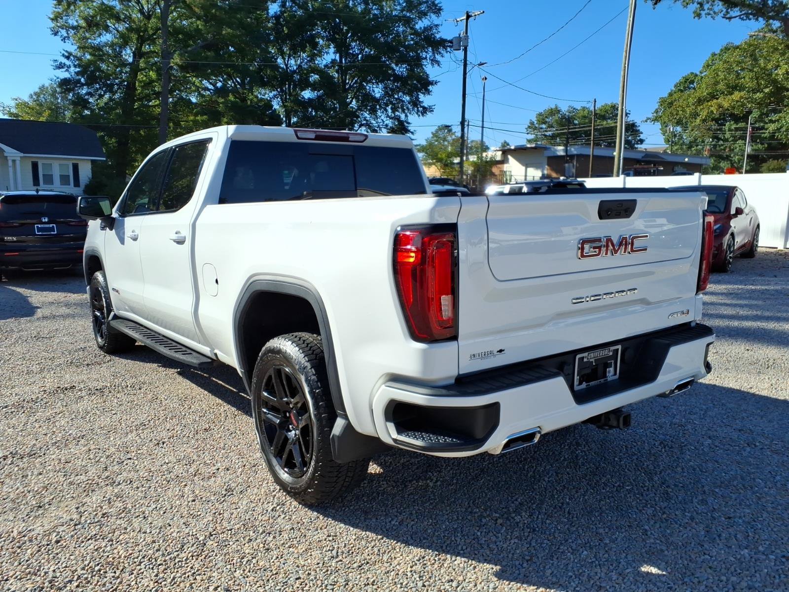Used 2022 GMC Sierra 1500 AT4 w/ AT4 Preferred Package AWD/4WD image 5