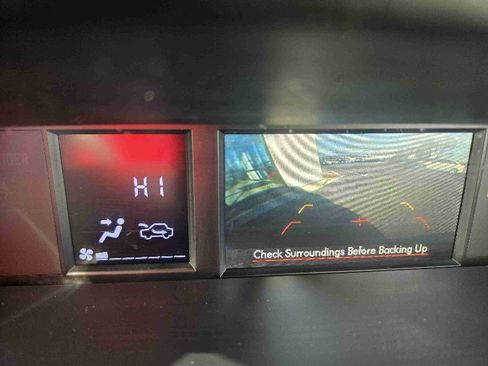 Used 2015 Subaru Forester 2.5i Limited image 17