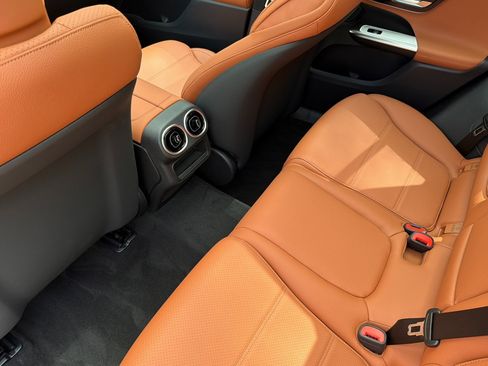 New 2027 Mercedes-Benz GLC 300 image 11