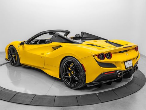 Certified 2021 Ferrari F8 Tributo RWD image 13