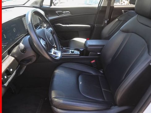 Certified 2025 Kia Sportage EX FWD image 17