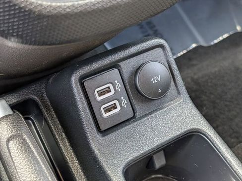 Used 2022 Ford Transit Connect XLT image 24