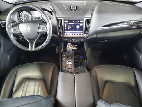 Used 2023 Maserati Levante GT image 11